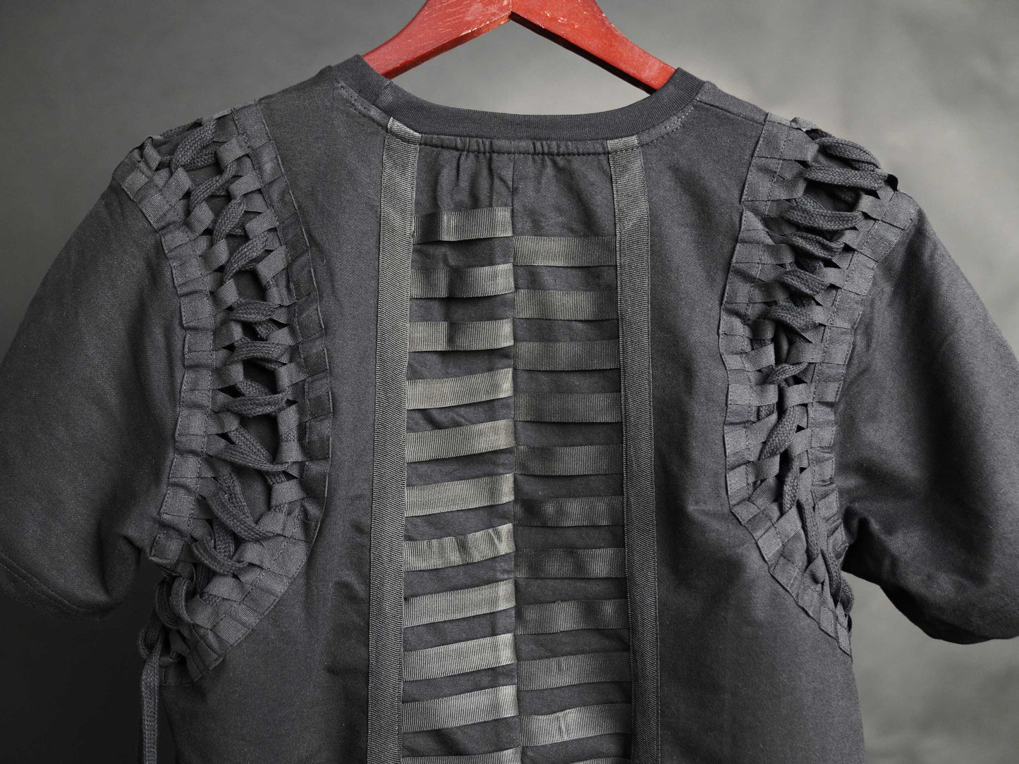 Alien Back Bone T-Shirt (No Restock - Exclusive Edition)