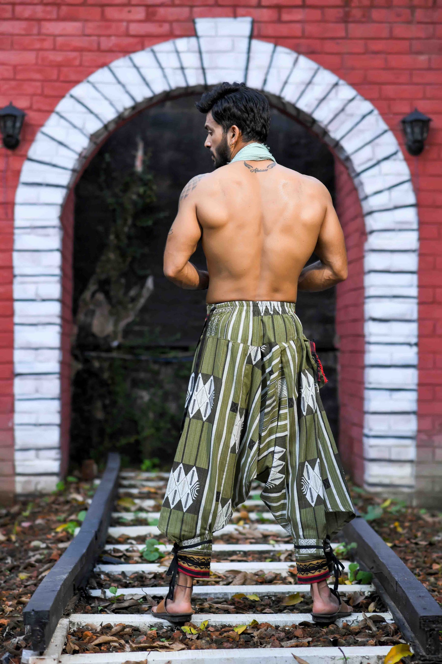 all over printed standout thai harem pant india the veshti company harem pants for men harem pants for women harem trousers hippie pants harem joggers bohemian boho pant adaddin pants harem