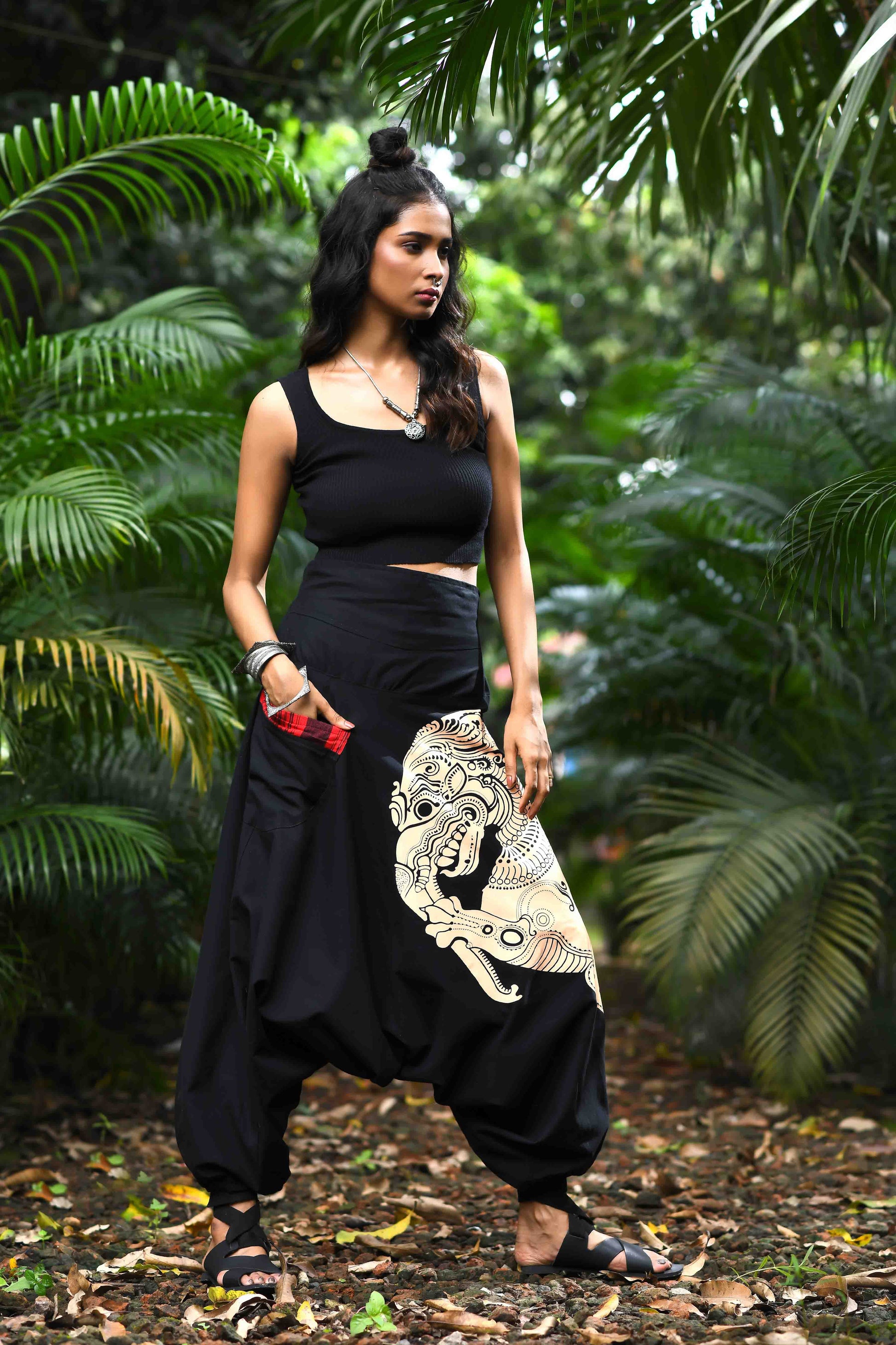 standout thai baggy black harem pant india the veshti company harem pants for men harem pants for women harem trousers hippie pants harem joggers bohemian boho pant adaddin pants enimane harem pants