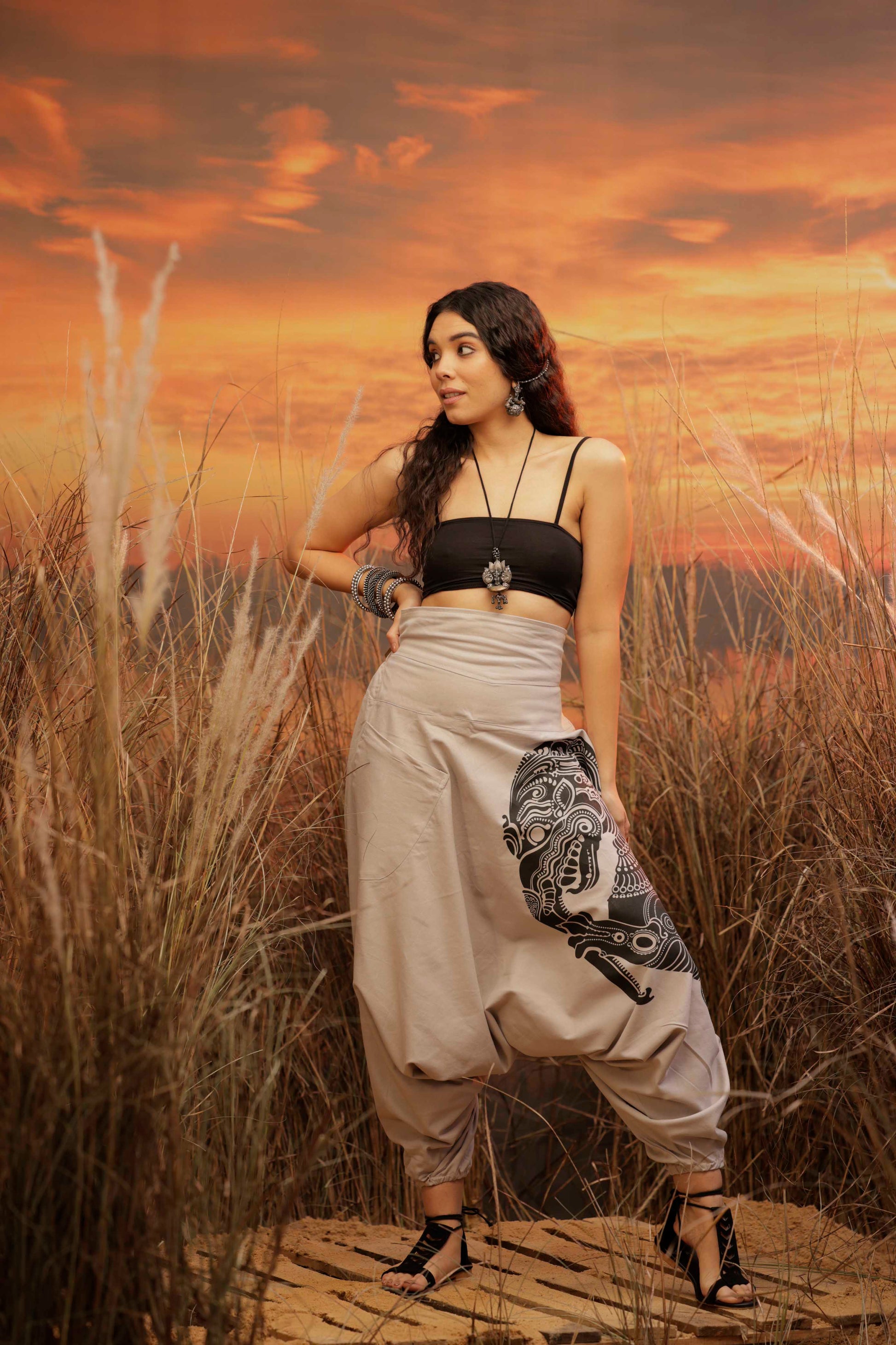 standout thai baggy black harem pant india the veshti company harem pants for men harem pants for women harem trousers hippie pants harem joggers bohemian boho pant adaddin pants enimane harem pants