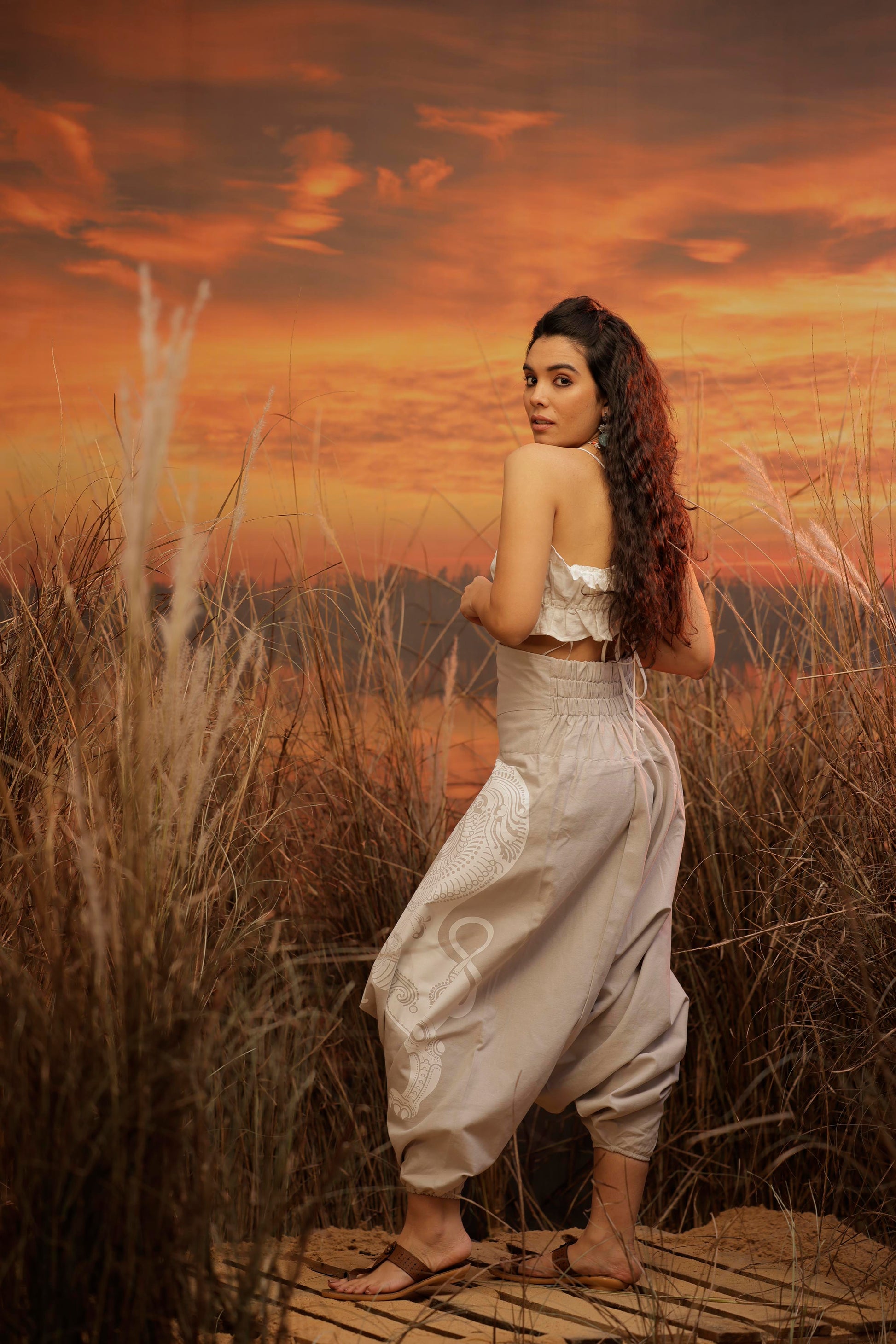 standout thai baggy black harem pant india the veshti company harem pants for men harem pants for women harem trousers hippie pants harem joggers bohemian boho pant adaddin pants enimane harem pants