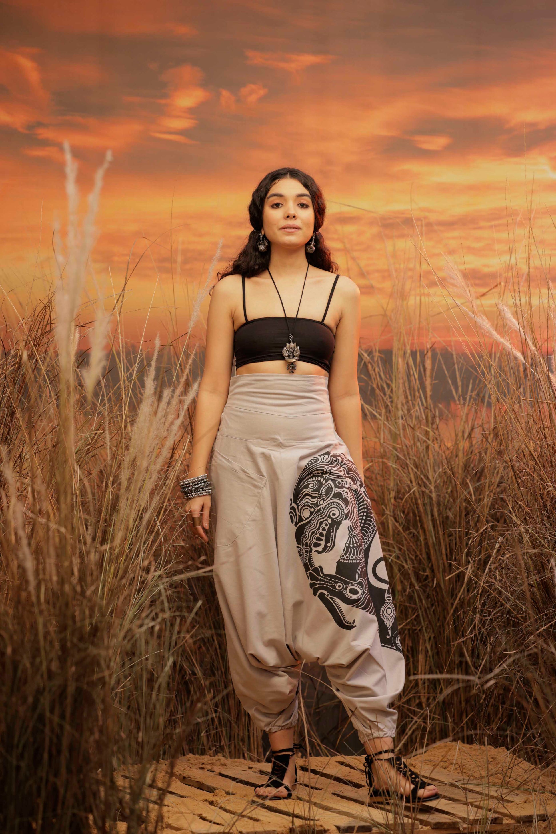 standout thai baggy black harem pant india the veshti company harem pants for men harem pants for women harem trousers hippie pants harem joggers bohemian boho pant adaddin pants enimane harem pants