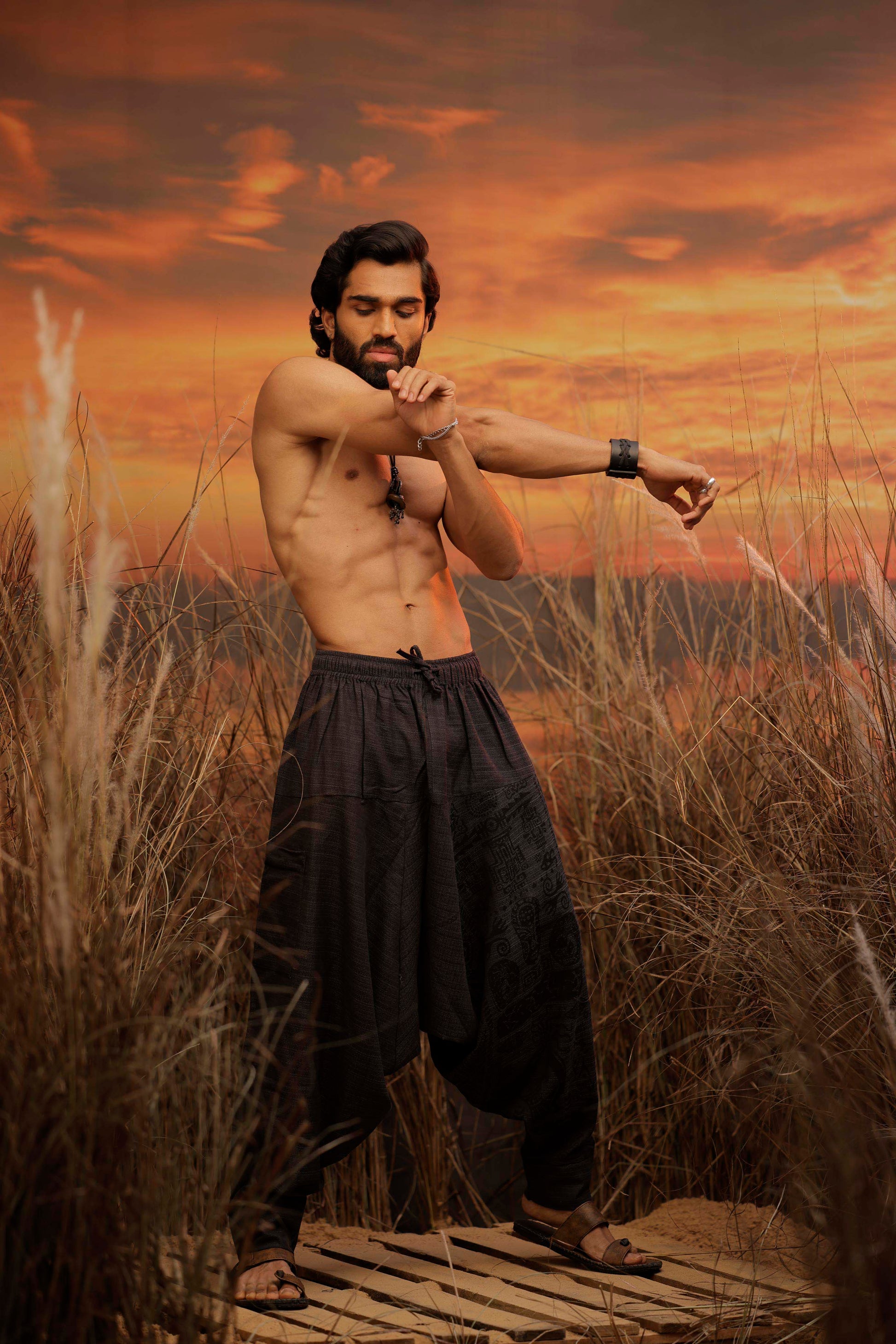 Black harem pant india harem trousers standout hippie pants harem pants men harem pants women patiyala pant unisex yoga harem pant loose pant printed bohemian pant boho pant the veshti company harem pants