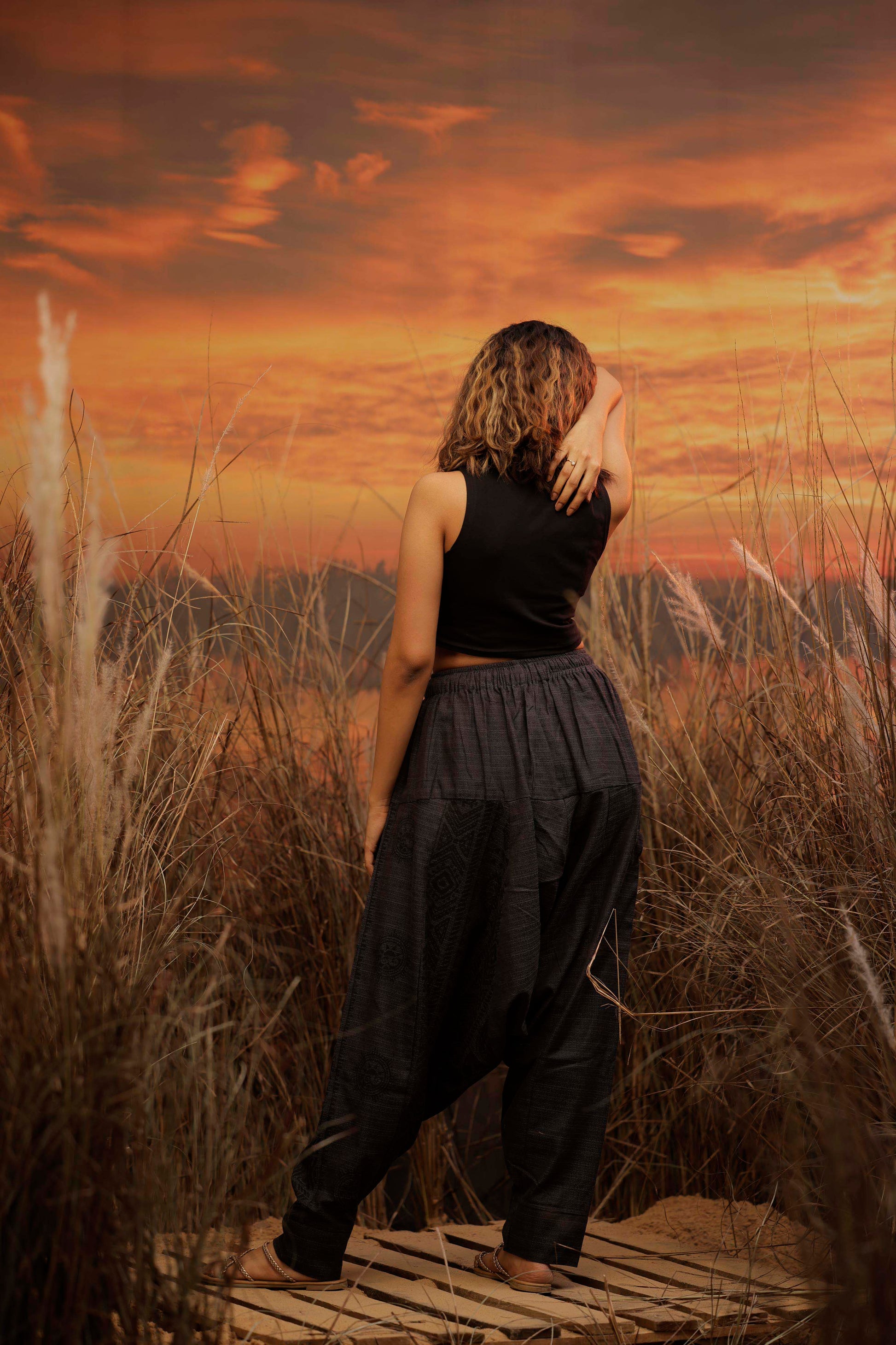 Black harem pant india harem trousers standout hippie pants harem pants men harem pants women patiyala pant unisex yoga harem pant loose pant printed bohemian pant boho pant the veshti company harem pants