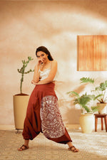 Load image into Gallery viewer, standout thai harem pant india the veshti company harem pants for men harem pants for women harem trousers hippie pants harem joggers bohemian boho pant adaddin pants enimane baggy yoga pant
